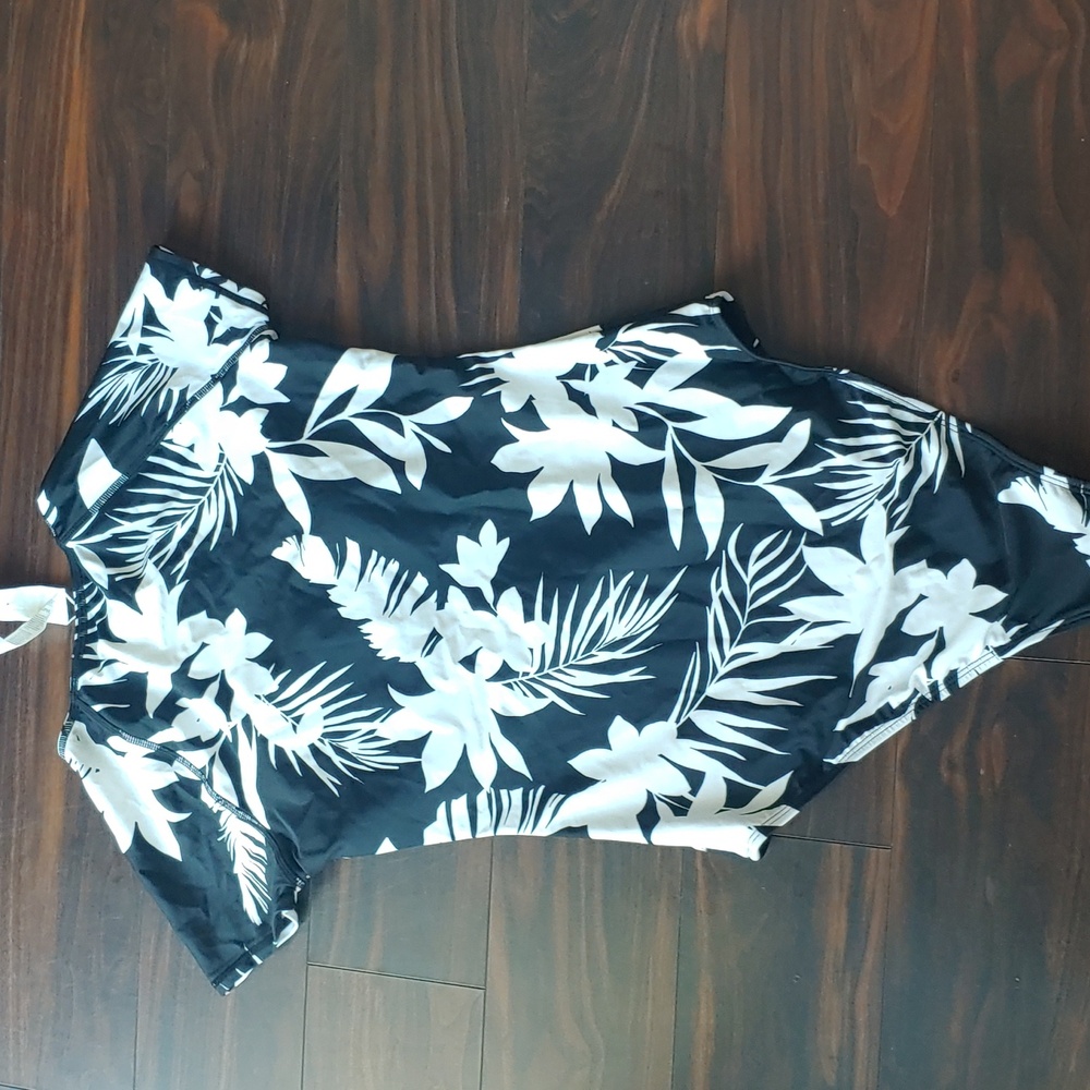 Cupshe One Piece Bathing Suit - Picture 6 of 10